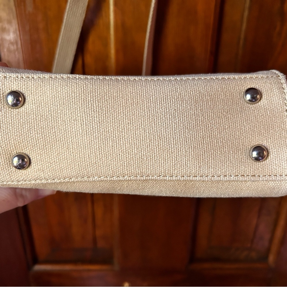 Brandon Blackwood Tan Canvas Tote - Picture 4 of 12